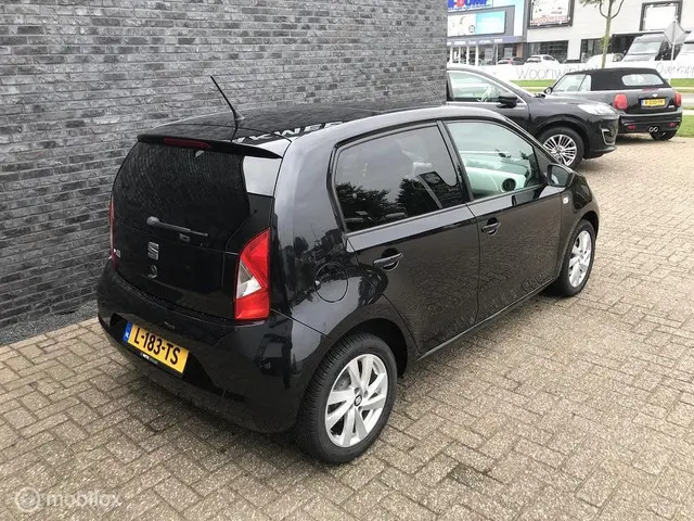 SEAT Mii 1.0 Mii Cosmopolitan 2017 Benzine 3