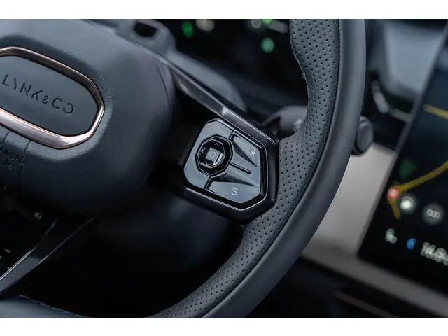 Lynk & Co 08 1.5 More 2026 Hybride Benzine 50