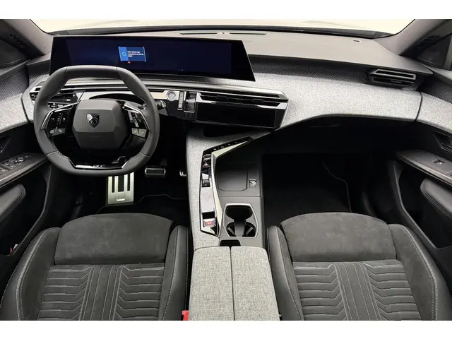 Peugeot 5008 1.2 Hybrid GT 2025 Hybride Benzine 18