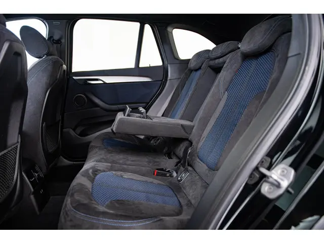 BMW X1 sDrive20i High Executive 2019 Benzine 21