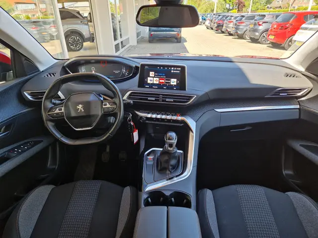 Peugeot 3008 1.2T Automaat 130pk Active 2019 Benzine 4