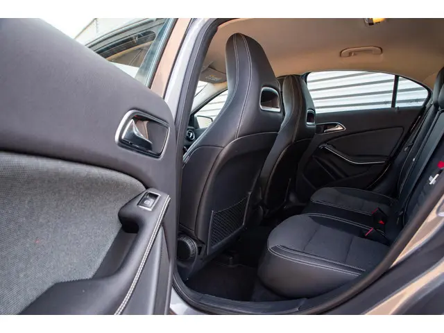 Mercedes-Benz A-Klasse 180 Ambition 2013 Benzine 13