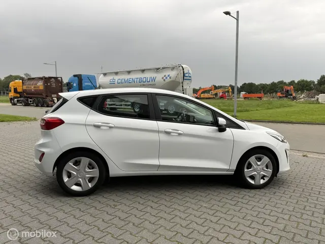Ford Fiesta 1.1 Trend 2018 71PK 5-deurs 2018 Benzine 6
