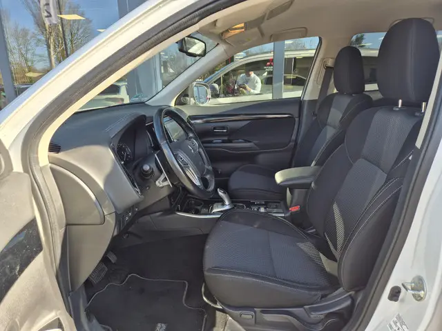 Mitsubishi Outlander 2.4 PHEV Pure+ 2020 Hybride Benzine 7
