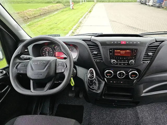 Iveco Daily 35S14 2022 Diesel 8