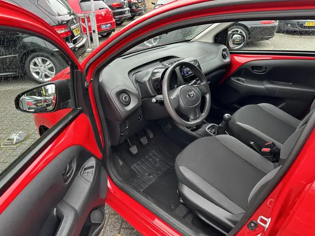 Toyota Aygo 1.0 VVT-i x-now 5 drs 2017 Benzine 15