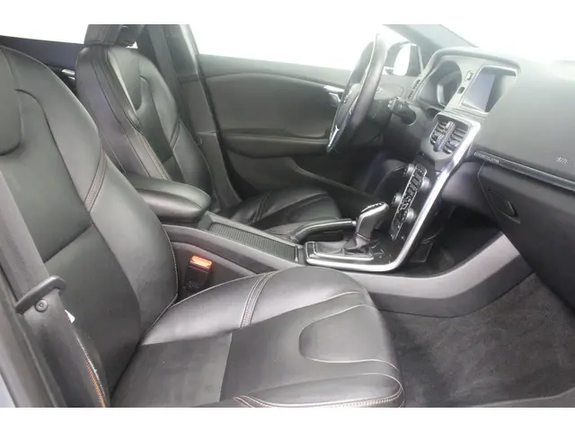 Volvo V40 Cross Country T3 Polar+ Luxury 2018 Benzine 7