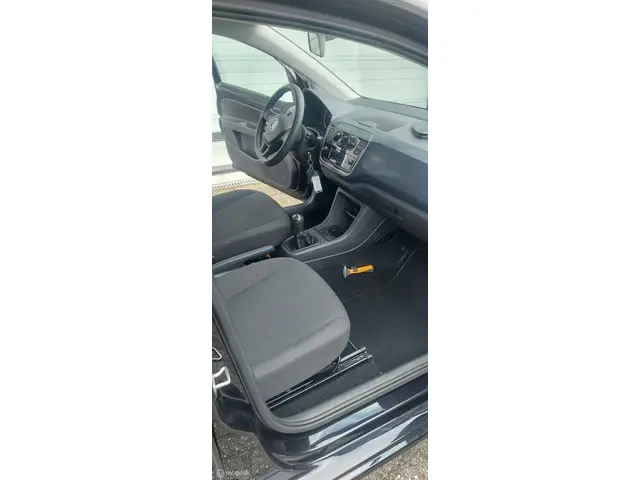Volkswagen up! 98404 1.0 BMT move 2017 Benzine 12