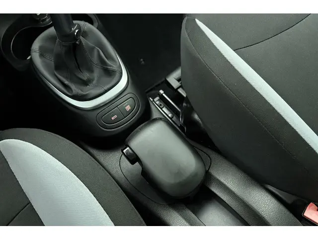 Fiat 500L 0.9 TwinAir Easy Eco 2015 Benzine 23