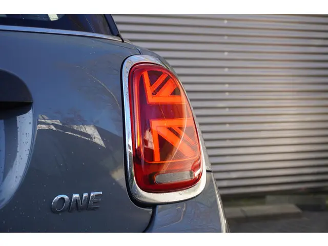 MINI 3-Deurs One 2021 Benzine 16