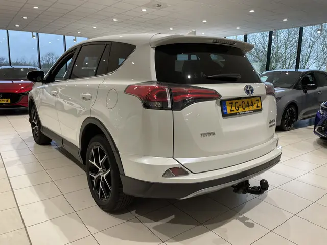 Toyota RAV4 2