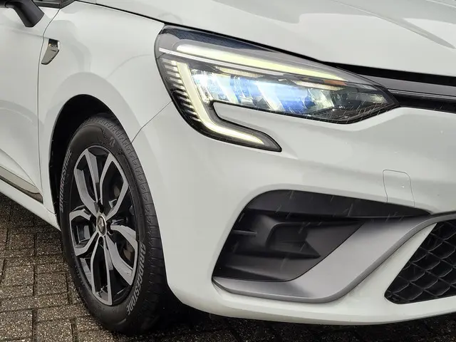 Renault Clio 1.0 2021 Benzine 25