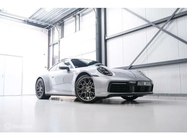 Porsche 911 3.0 Carrera 2020 Benzine 38