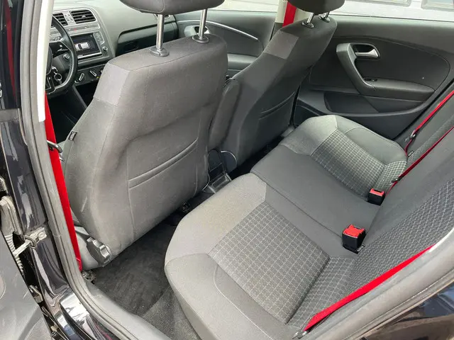 Volkswagen Polo 1.2 TSI Comfortline 2017 Benzine 12