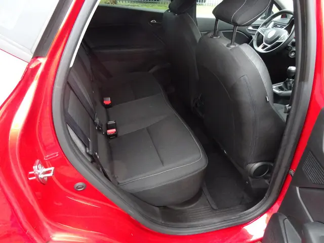 Renault Captur 1.0 TCe 100 Zen 2020 Benzine 12