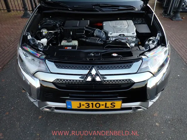Mitsubishi Outlander 2.4 PHEV Pure 2020 Hybride Benzine 17