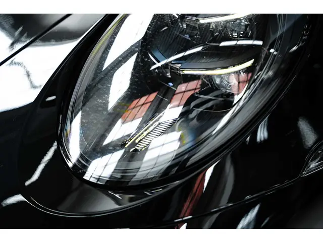 Porsche 911 Carrera GTS 2025 Benzine 17