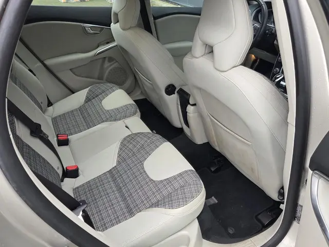 Volvo V40 1.5 T2 Nordic+ Automaat 2018 Benzine 9