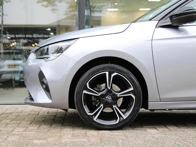 Opel Corsa 1.2 Elegance 2021 Benzine 12