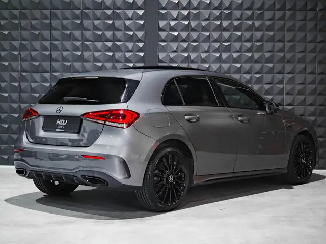 Mercedes-Benz A-Klasse 250e AMG 2020 Hybride Benzine 4