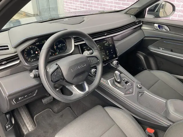 Lynk & Co 01 1.5 Plug-in Hybrid 2023 Hybride Benzine 12