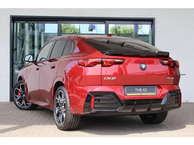 BMW iX2 xDrive30 2025 Elektrisch 2