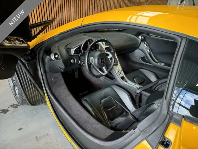 McLaren MP4-12C 3.8| Noselift | Meridian | 2013 Benzine 19