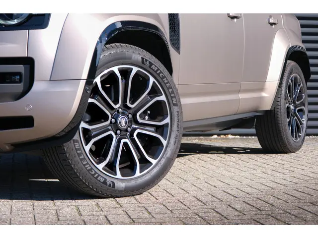 Land Rover Defender 110 4.4 P635 110 Octa 2025 Benzine 3