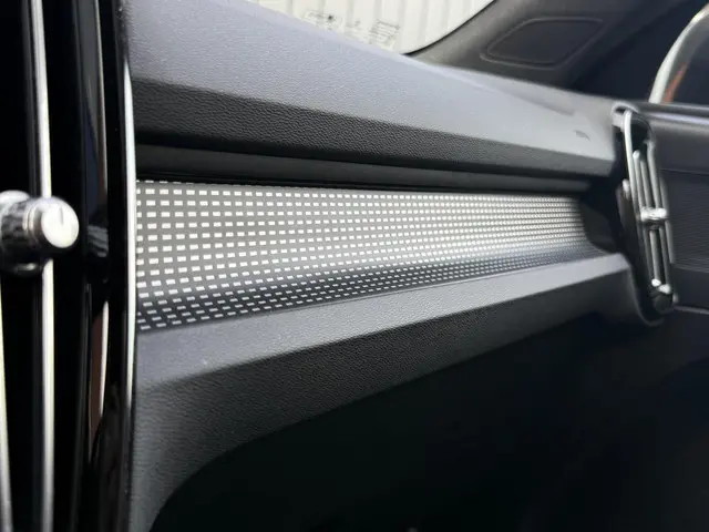 Volvo XC40 Recharge P8 AWD R-Design 2021 Elektrisch 26