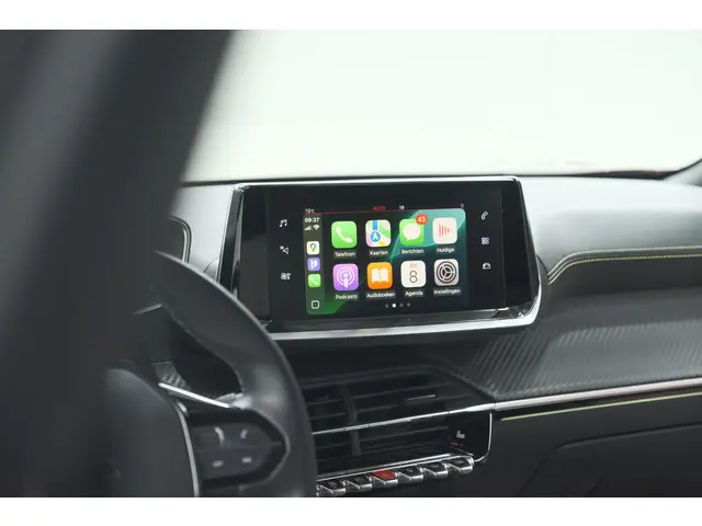 Peugeot 2008 PureTech 130 GT-Line 2020 Benzine 3