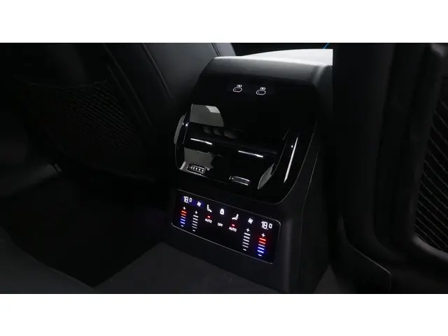 Audi A6 Avant TFSI Advanced edition 2025 Benzine 31