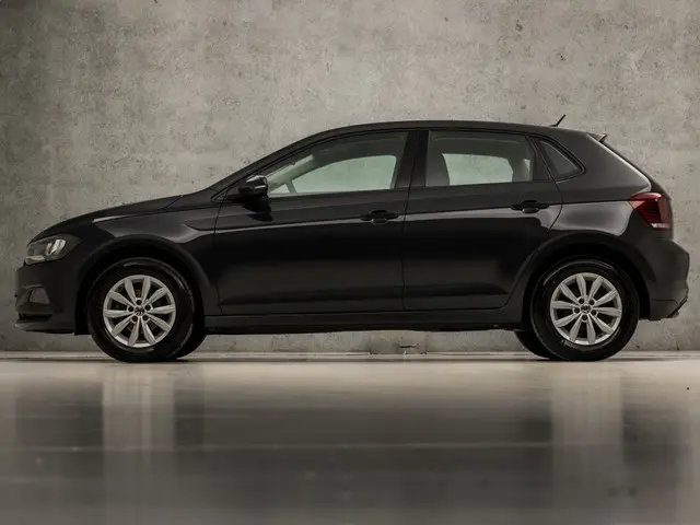 Volkswagen Polo 1.0 TSI Sportline 2021 Benzine 2