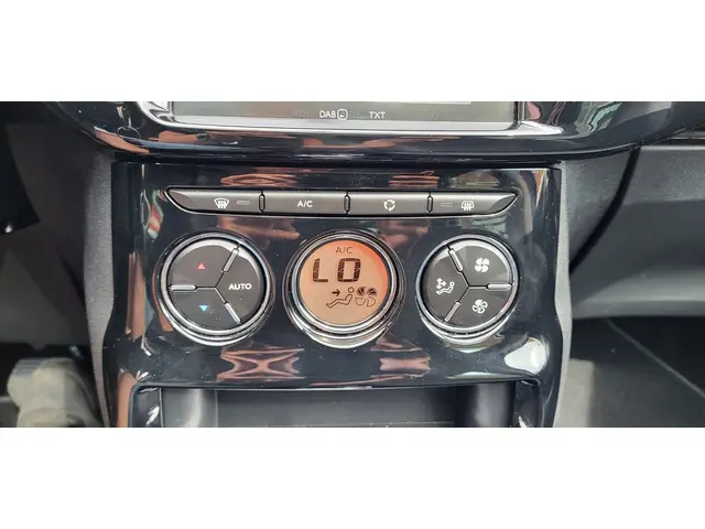 Citroën C3 1.2 PureTech Exclusive 2015 Benzine 21
