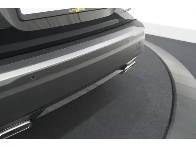 Peugeot 2008 1.2 Hybrid 145 Allure 2025 Hybride Benzine 26