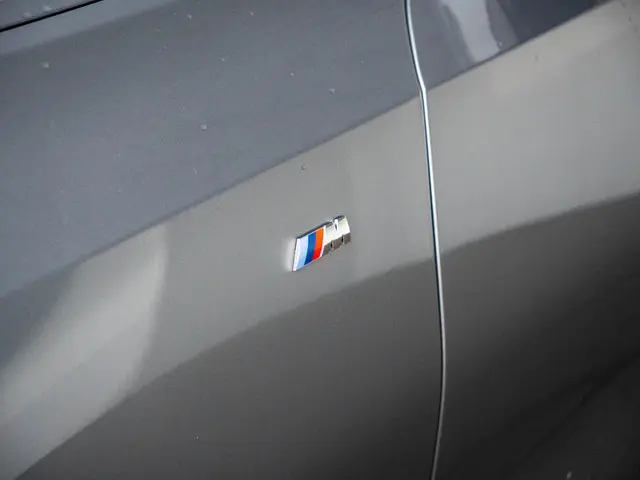 BMW 3 Serie 320i 2025 Benzine 33