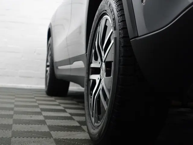 Mercedes-Benz GLA 200 Premium Luxury Aut- 2020 Benzine 30