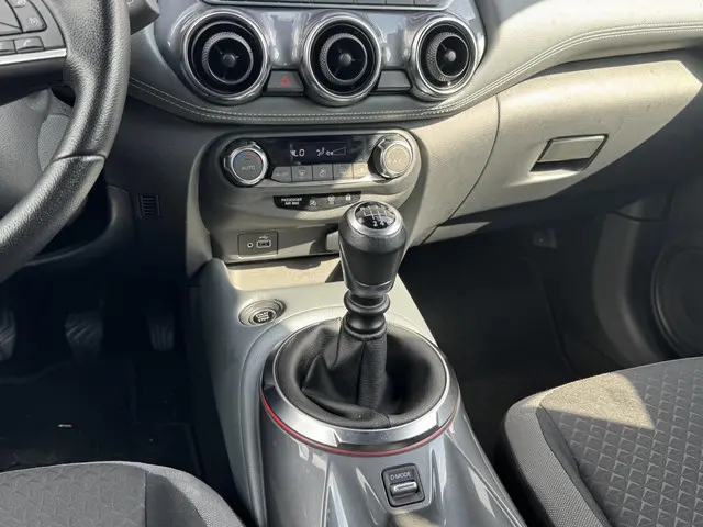 Nissan Juke 1.0 DIG-T N-CONNECTA 2020 Benzine 23