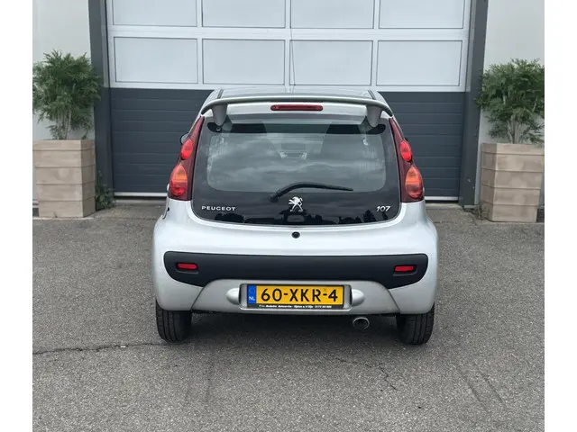 Peugeot 107 1.0 Active 2012 Benzine 5