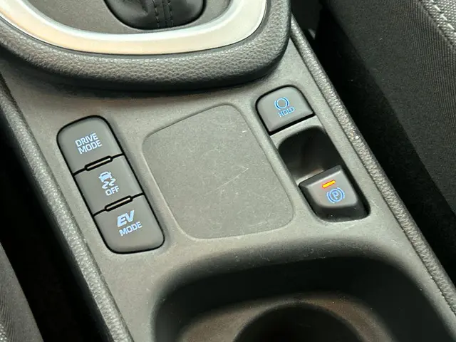 Toyota Yaris 1.5 Hybrid Active Auto. 2023 Hybride Benzine 8