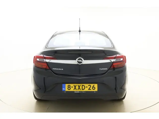 Opel Insignia 1.6 T Edition 2014 Benzine 11