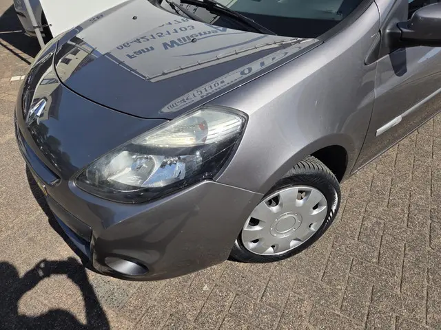 Renault Clio 1.2 Authentique 2012 Benzine 34