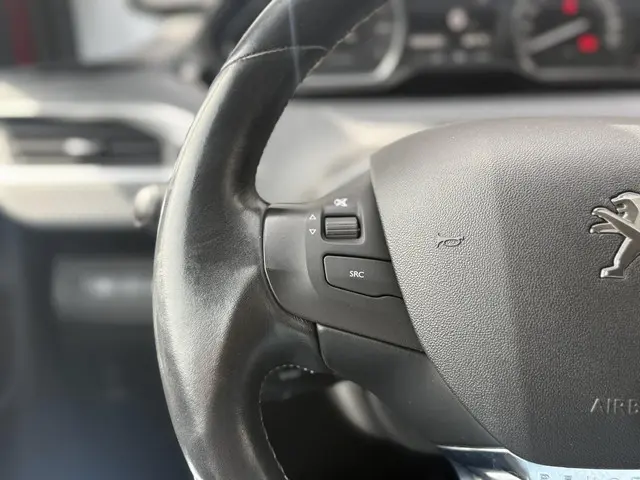 Peugeot 2008 1.2 PureTech Allure 2018 Benzine 20