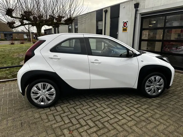 Toyota Aygo X 1.0 VVT-i S-CVT Play 2023 Benzine 14