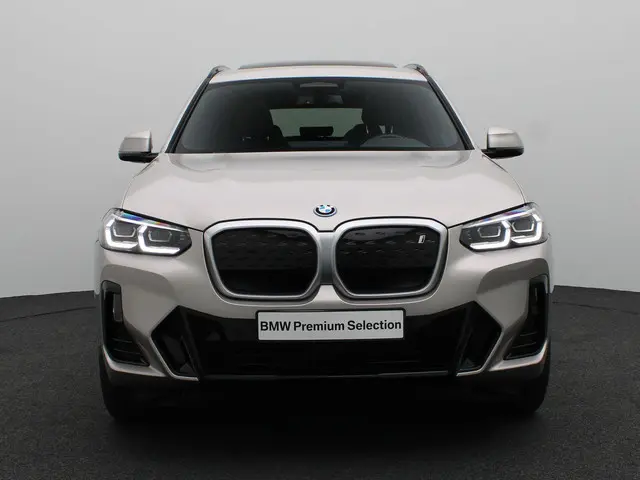 BMW iX3 3