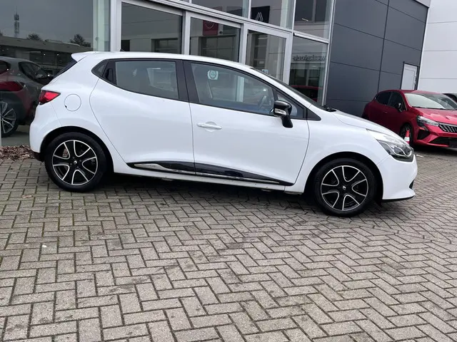 Renault Clio 0.9 TCe Expression 2015 Benzine 11