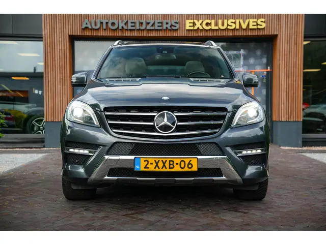 Mercedes-Benz M-Klasse 3