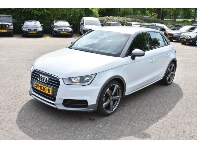 Audi A1 Sportback 1.0 TFSI Active 2018 Benzine 32