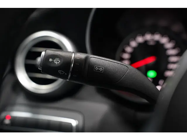 Mercedes-Benz C-Klasse Cabrio 180 AMG Line 2023 Benzine 28