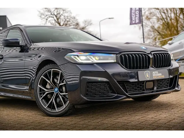 BMW 5 Serie Touring 530e 2022 Hybride Benzine 42