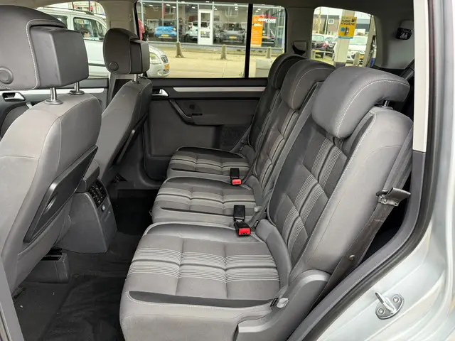 Volkswagen Touran 1.4 TSI Highline 7p. 2012 Benzine 14